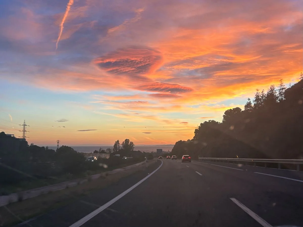 way from malaga airport to city centre by car train bus taxi with views