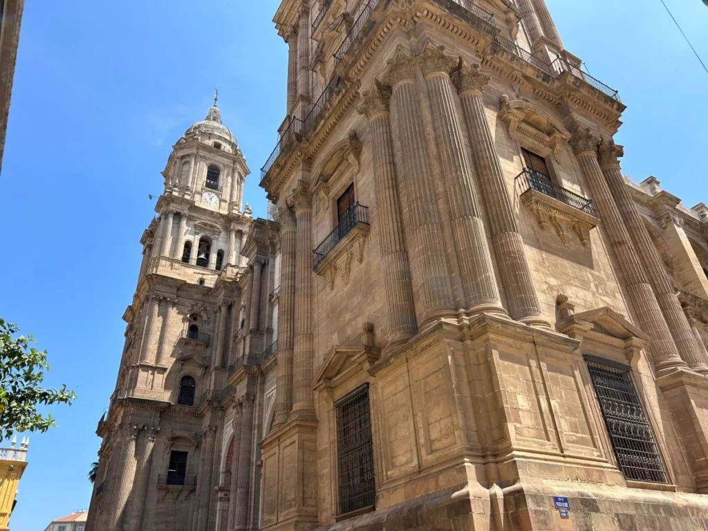 2-day Málaga itinerary, written by local guides. Day-by-day plan covering the Alcazaba, Picasso Museum, tapas, beaches and the city's hidden gems.