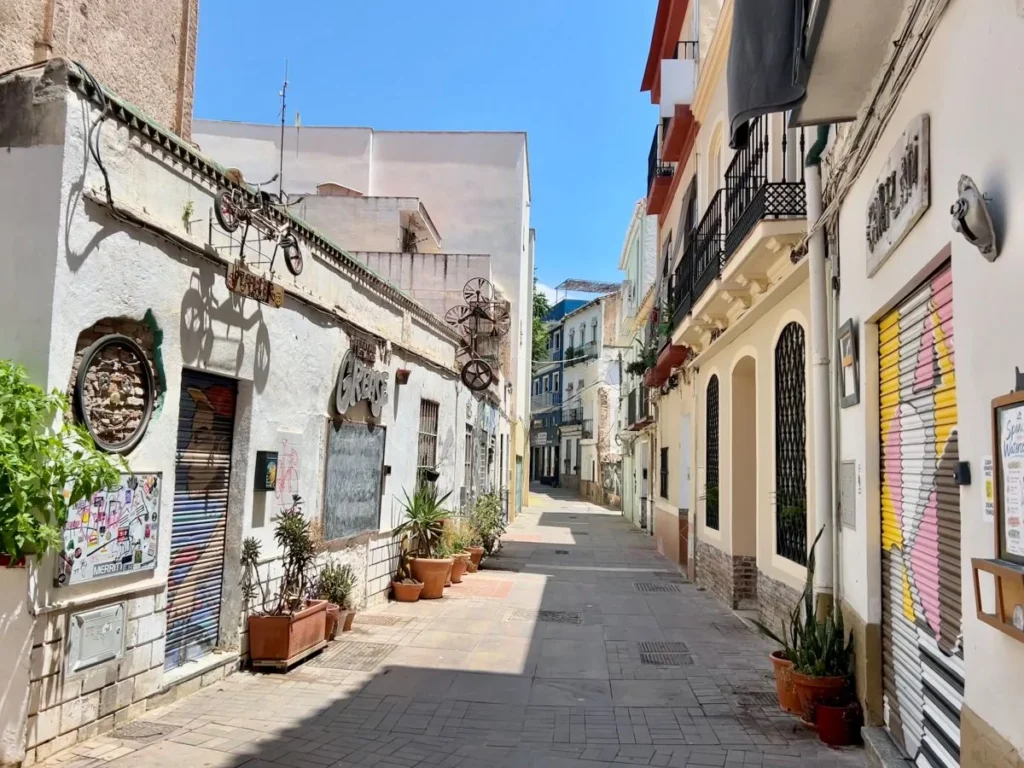 discover malagas soho disctict on your 3 day of your trip with streets full of art